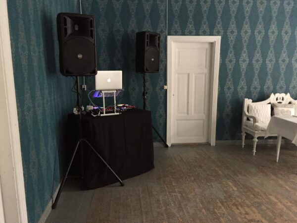 Krikutilli - Verkkorannan Kesäkoti - DJ - häät - hääDJ